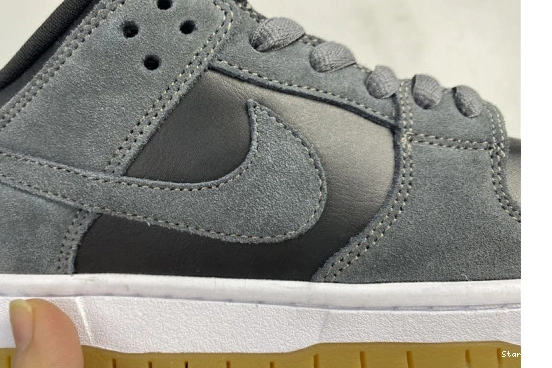 Dunk AR0778-001 Nike SB Low Dark Black Grey Gum 0713